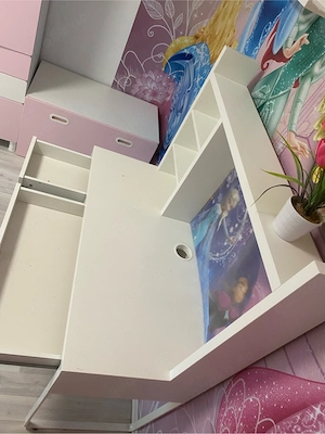 Schreibtisch mit Regalaufsatz und Stauraum