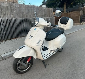 Vespa GTS Super 300