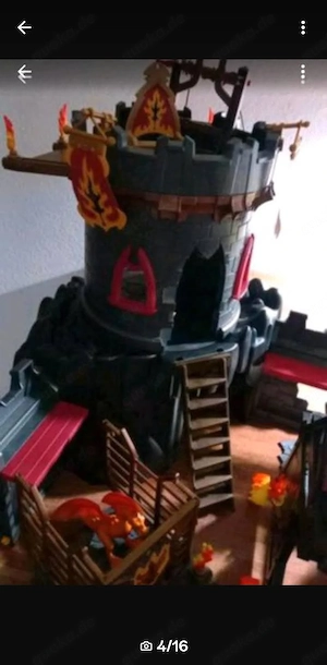 Große Playmobil Ritterburg mit viel Zubehör 
