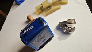 Stempel mit integriertem Kissen