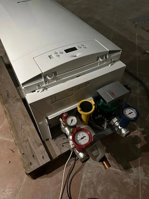 JUNKERS CERAPUR MAXX ZBR 100 - 3 A 21 Gasheizung, Brennwerttherme inkl.Steuerung