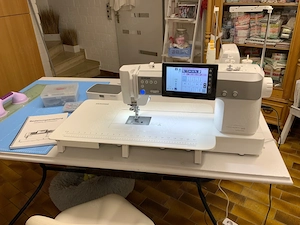 Janome M8 Professional Nähmaschine Neuwertig von April'25