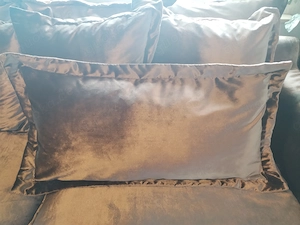 XXL Wohnlandschaft, Sofa, Couch, Ecksofa, Eckcouch, Modell Ceretto, Brauner Samt, mit vielen Kissen Bild 4