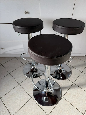 3x Barhocker, dunkelbraun, Lederoptik, mit Edelstahlfuß