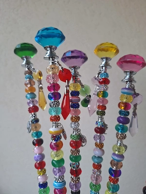 Bunte Gartenstecker mit Perlen und Anhänger 