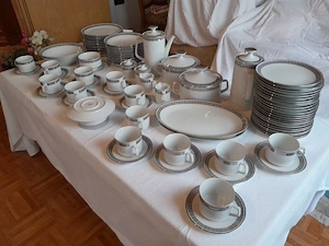 Tafelservice von Winterling Marktleuthen Bavaria mit Silberdekor -rand für 12 Personen