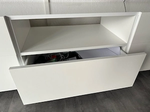 TV-Schrank Bild 2