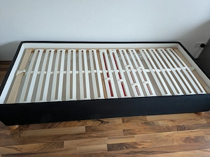 Bett 90x200m inklusive Rost 