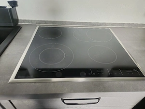 Einbauküche 2 jahre alt inkl. E Geräte 