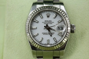 ROLEX Datejust 26 Stahl 179174 aus 2009 Full Set white dial Gold Lünette LC100