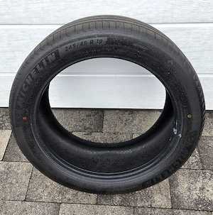 Premium-Sommerreifen Michelin ePrimacy 245 45 R19 102Y XL