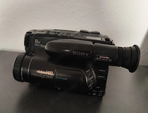 Sony Handycam CCD-TR705E   ohne Akku