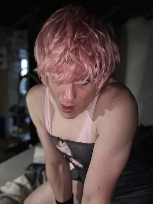 Süße Sissy lutscht so gerne