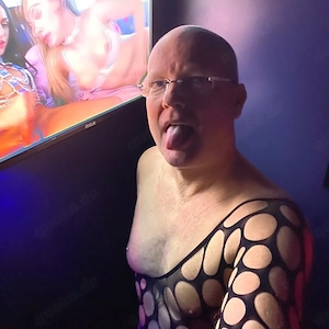 Biete Sklaven an für treffen oder online 