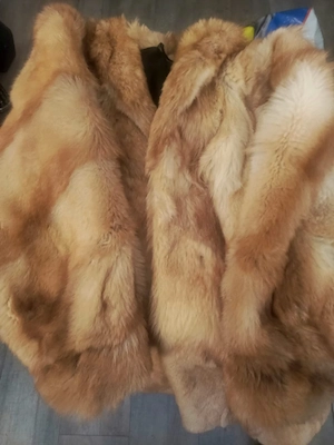 Echtes Pelz Mantel vom Fuchs. 