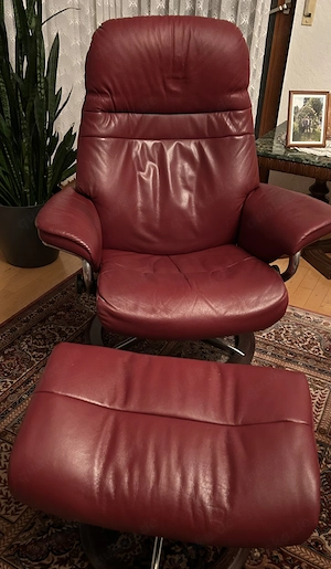 2 Stück Stressless Sessel mit Fußhocker