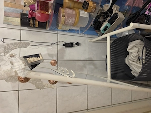 Verkaufe Standspiegel weiss mit aufhängung für bügel hinten