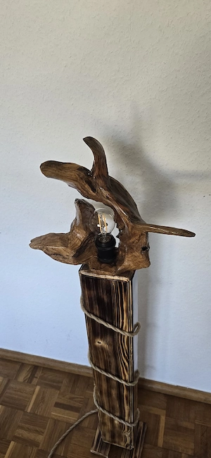 Handgemachte Holzlampe aus Naturholz   Unikat