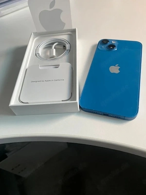 IPhone 13 in blau mit 128 GB Top Zustand Bild 3