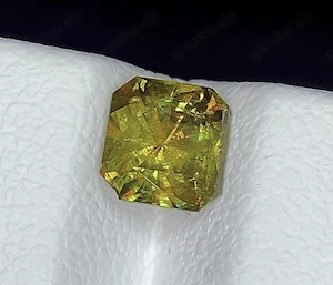 Prächtiger Natural Sphen 0,80 ct   Seltener Square Cut