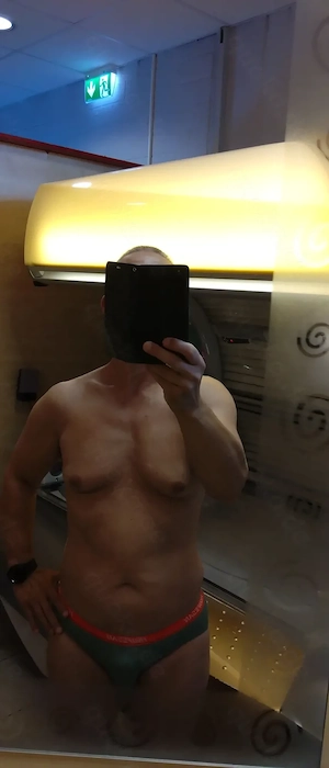 Ich bin Euer ,,,Bull" für ;-)) Freundschaft Plus 