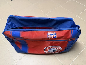 FC Bayern München Sporttashe Größe ca. 50x30x20cm Bild 2