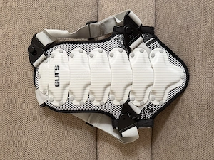 GUTS Rückenprotektor Größe 140