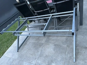 Schreibtisch aus Metall zu verschenken 