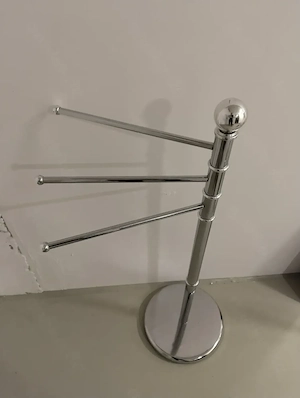 Handtuch- Badetuch-Halter Farbe silber - guter Zustand