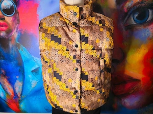 BOGNER Designer Daunenweste Gr. L Schlangenhaut Motiv -NEUWERTIG-