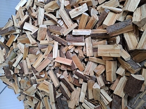 Verkaufe Brennholz ofenfertig und trocken 