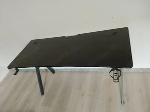 Gaming-Schreibtisch zu verkaufen Bild 2