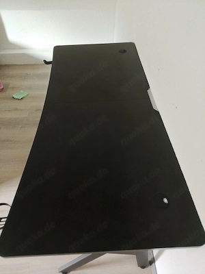 Gaming-Schreibtisch zu verkaufen Bild 3