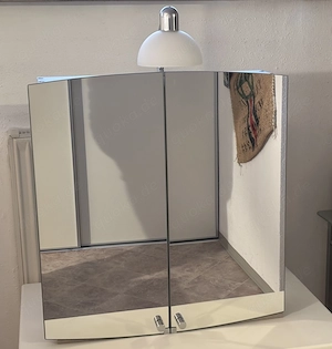 Badezimmer-Spiegelschrank