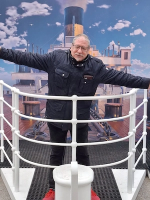 Älter Bi-Mann sucht Bi-Paar oder Dame zum gegenseitig verwöhnen 