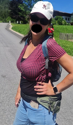 Geschäftsfrau bietet sich als Escortsklavin an