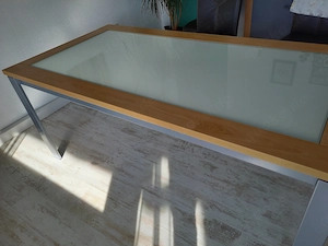 Esstisch mit Milchglaseinlage