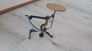 Briefwaage und Standwaage mit Gewichten