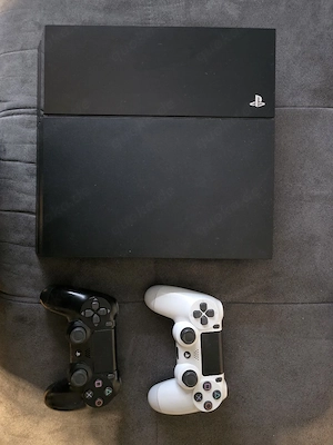 PS4 + 2 Controller + Top Spiele 