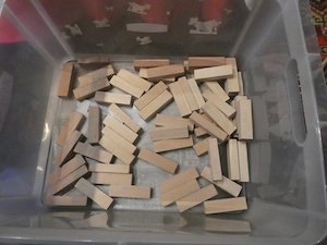 Stapelturm aus Holz für Kinder