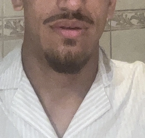 Ich bin ein 23-jähriger Mann   suche diskretes Treffen, Status egal 