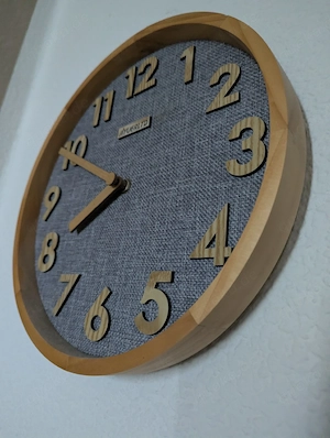 Wanduhr Holz & Stoff   LAUTLOS   Skandi Design