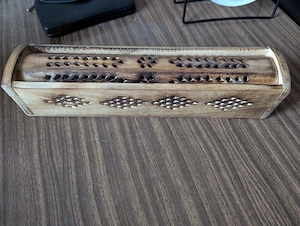 Exotische Holz-Räucherbox mit Elefanten-Dekor & Geheimfach