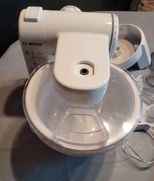 Universal kitchen machine von Bosch neu mit viel Zubehör 