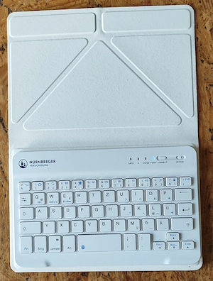 Bluetooth Tastatur mit Cover - NEU in OVP Bild 2