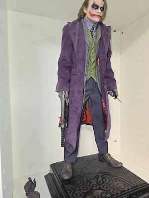 Joker - Der dunkle Ritter JND Studios Hyperreal 13 Scale Statue Bild 5