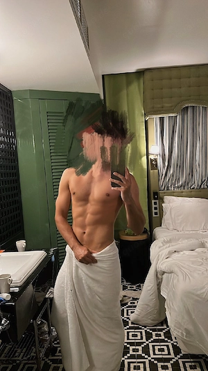 Aktive 36-Jährige, junggeblieben, sehr sanftmütig, mit viel Liebe zu geben.