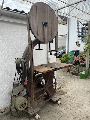 Große elektrische Holz-Bandsäge