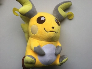 Pokémon Raichu Plüsch Figur 