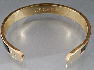 Neuwertig! Original ESCADA Armreif Cuff Torque mit poliertem Gold Finish & 2 Anhänger TOP! Bild 7